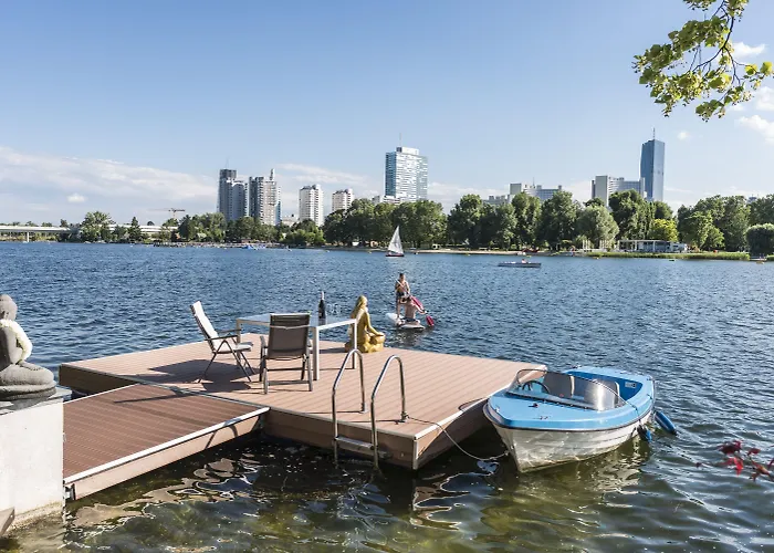 Apartment Ajo - Alte Donau Waterfront - Self-check-in *