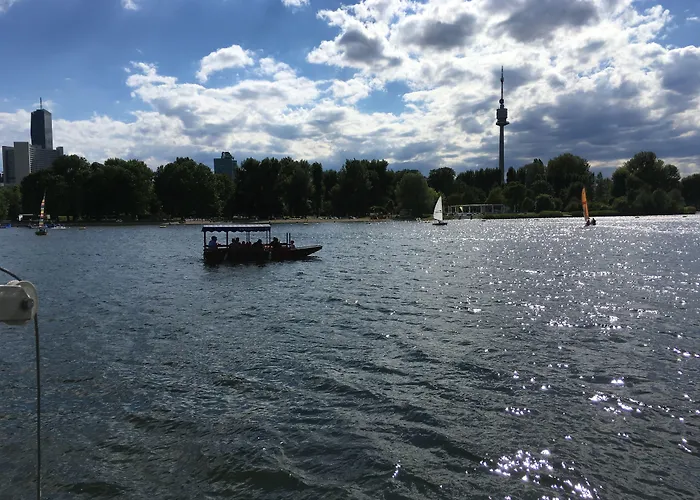 Ajo - Alte Donau Waterfront - Self-check-in Apartment *